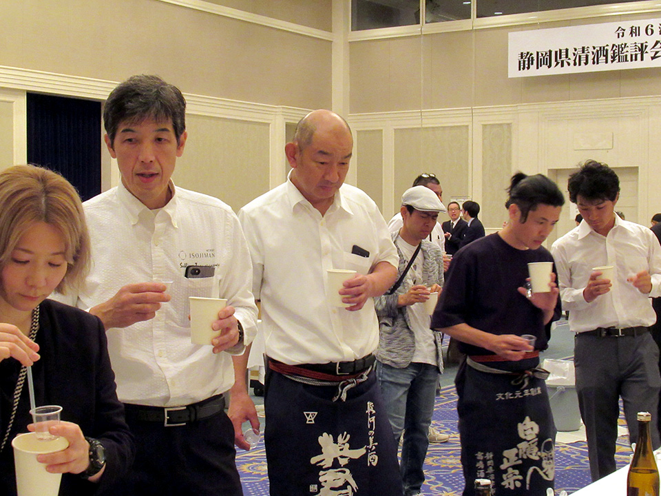 関係者によるのきき酒