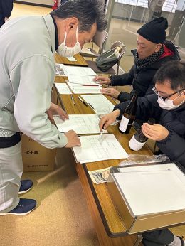 続々とお酒が到着